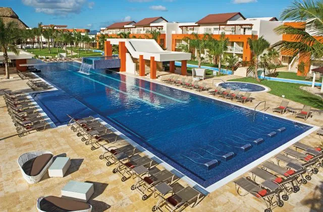 Hotel Breathless Punta Cana pool